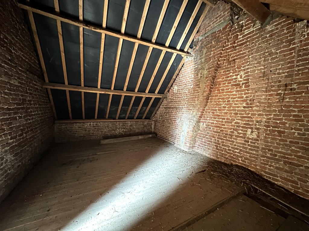 NOUVEAU / A VENDRE à WIERS : Maison 6 chambres avec jardin et passage latéral