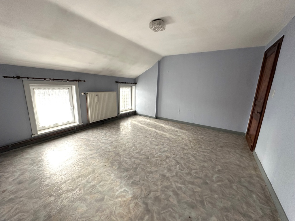 NOUVEAU/ Bonne maison 3 ch. avec passage latéral et jardin
