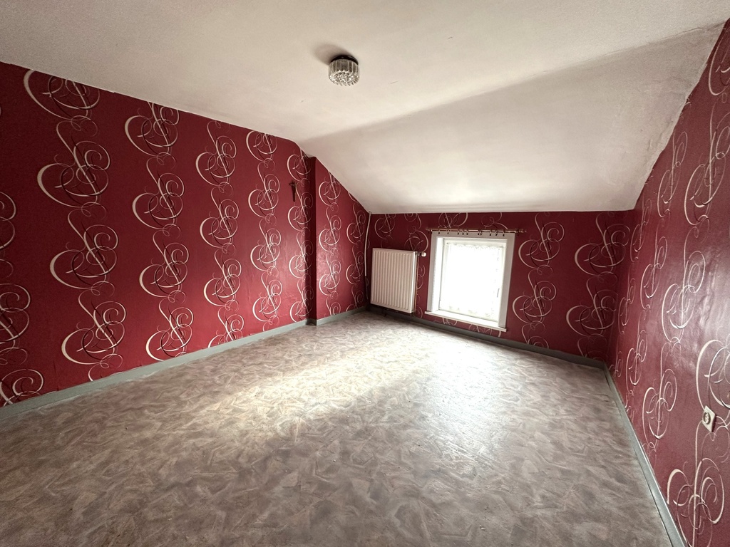 NOUVEAU/ Bonne maison 3 ch. avec passage latéral et jardin