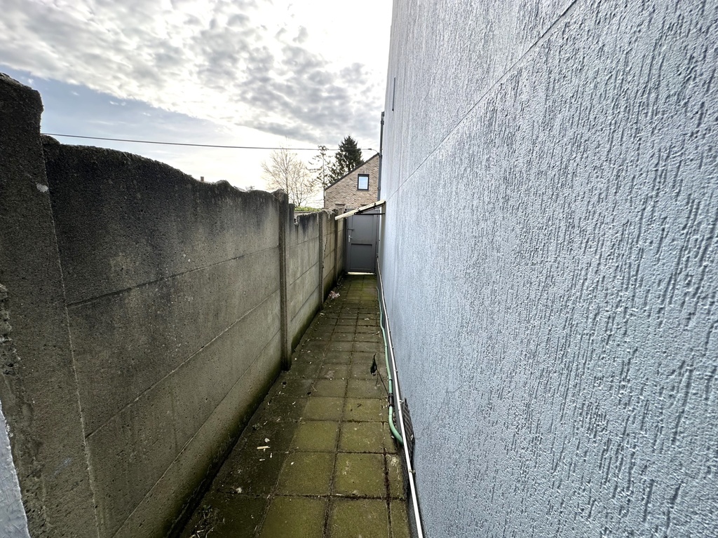 NOUVEAU/ Bonne maison 3 ch. avec passage latéral et jardin