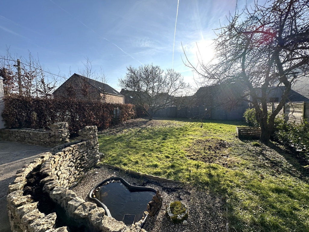 NOUVEAU / A VENDRE à Blaton : Bel immeuble avec 2 apparts loués en bon état général