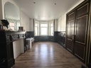 NOUVEAU/ A VENDRE à BELOEIL : Vaste maison de maître avec 3 chambres, garage et cour.