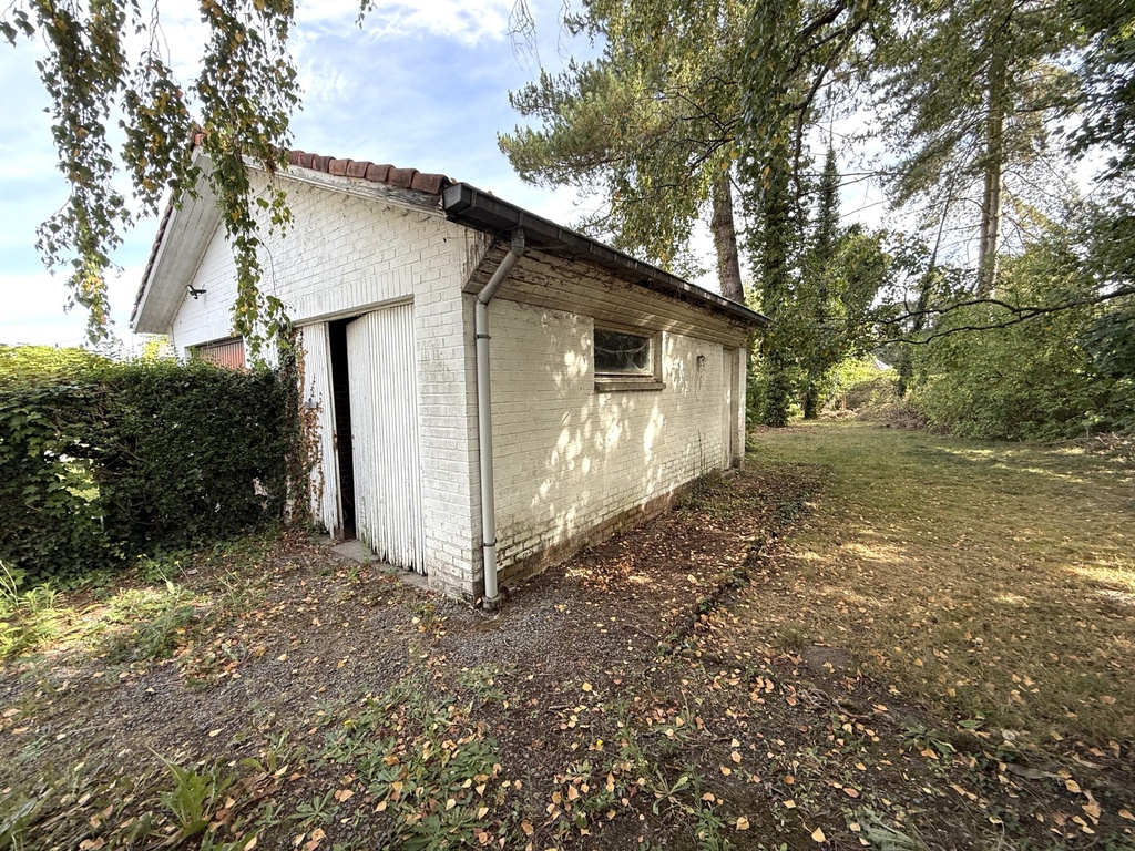 SOUS-OPTION / A VENDRE à BON-SECOURS (7603) : Jolie maison 3 ch., pass. latéral avec garage et jardin